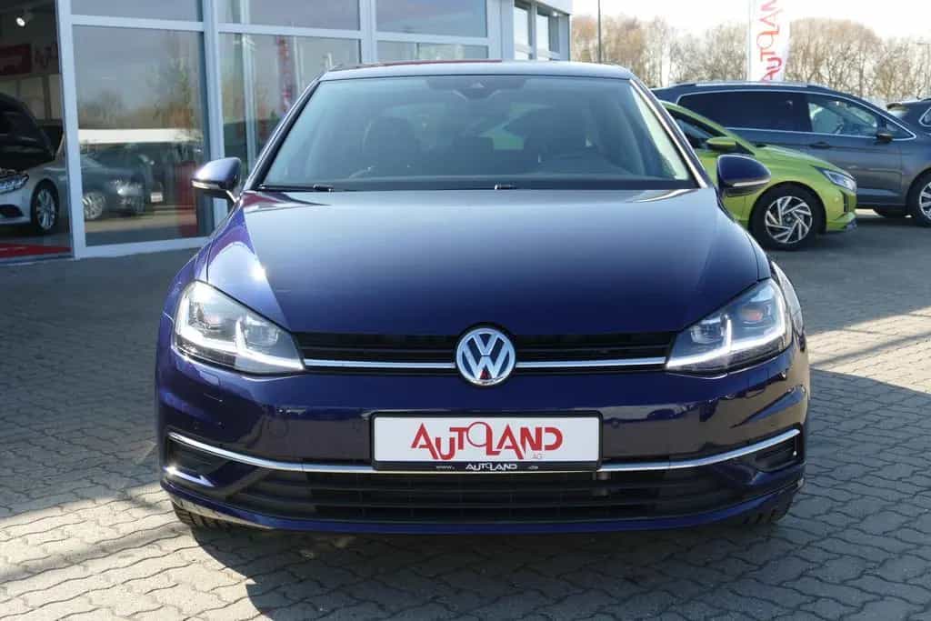 Volkswagen Golf VII 1.5 TSI Sound LED Navi AHK Sitzheizung 11/2017-photo-6