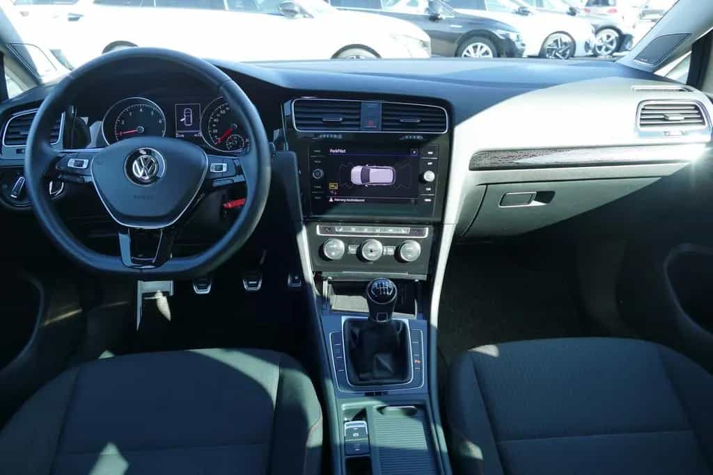 Volkswagen Golf VII 1.5 TSI Sound LED Navi AHK Sitzheizung 11/2017-photo-8