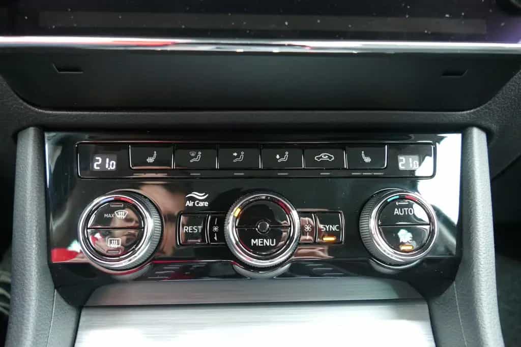 Skoda Superb Combi 1.5 TSI Ambition Navi Tempomat 11/2019-photo-18