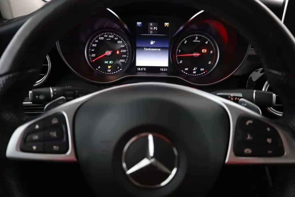 Mercedes-Benz GLC-Class 350d Exclusive 4Matic LED Standheizung AHK 01/2018-photo-16