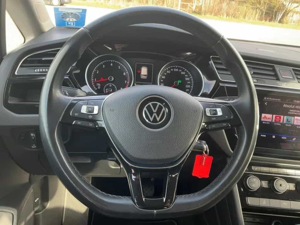 Volkswagen Touran BMT 1.5 TSI Highline ACC,AHK,AUTOM.,LED 02/2021-photo-9