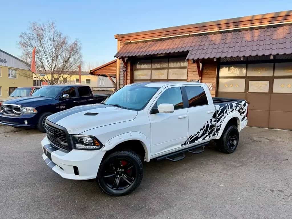 Dodge RAM V8*4X4*SPORT*AHK*OFFROAD*LIFT*GARANTIE*SERVICE 12/2021-photo-0