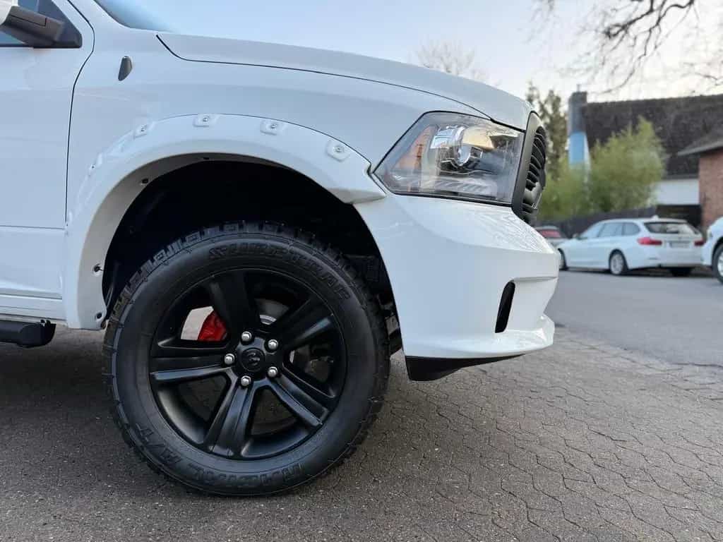 Dodge RAM V8*4X4*SPORT*AHK*OFFROAD*LIFT*GARANTIE*SERVICE 12/2021-photo-16