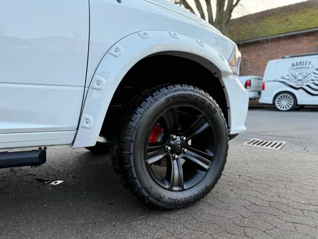 Dodge RAM V8*4X4*SPORT*AHK*OFFROAD*LIFT*GARANTIE*SERVICE 12/2021-photo-18