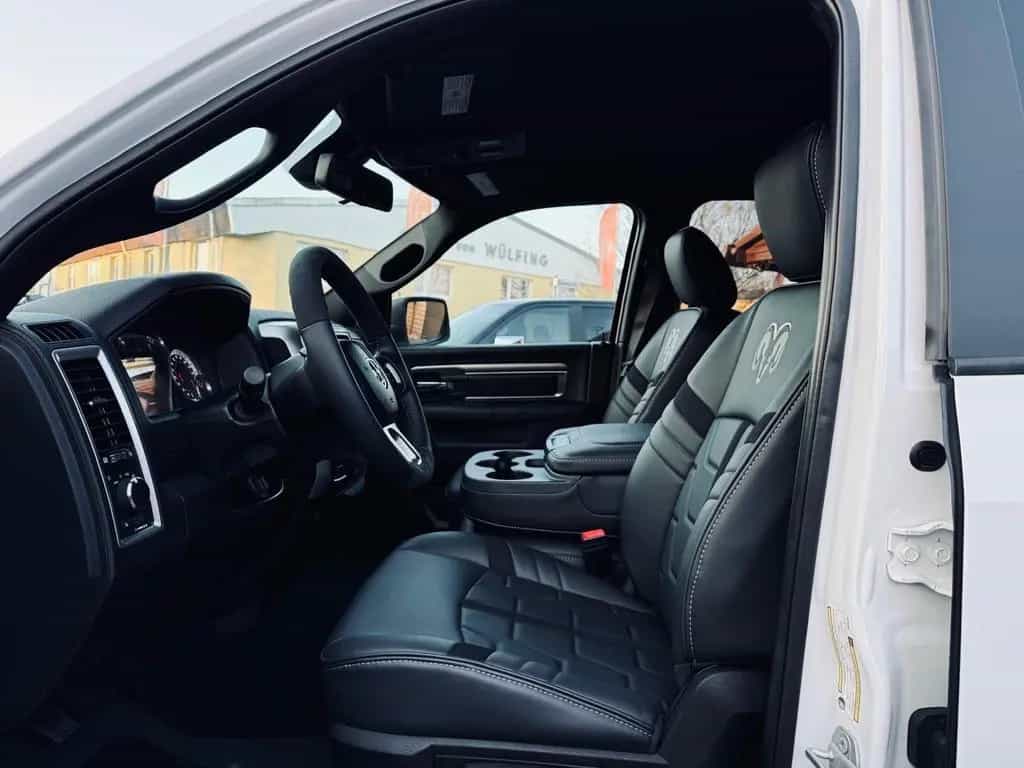 Dodge RAM V8*4X4*SPORT*AHK*OFFROAD*LIFT*GARANTIE*SERVICE 12/2021-photo-31