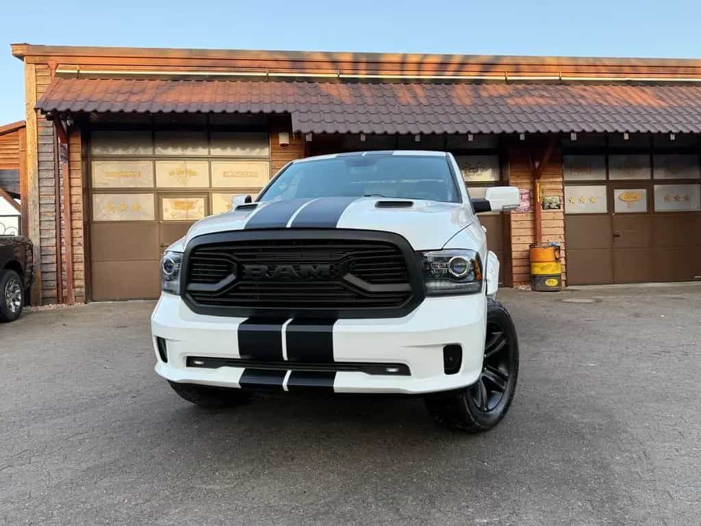 Dodge RAM V8*4X4*SPORT*AHK*OFFROAD*LIFT*GARANTIE*SERVICE 12/2021-photo-5