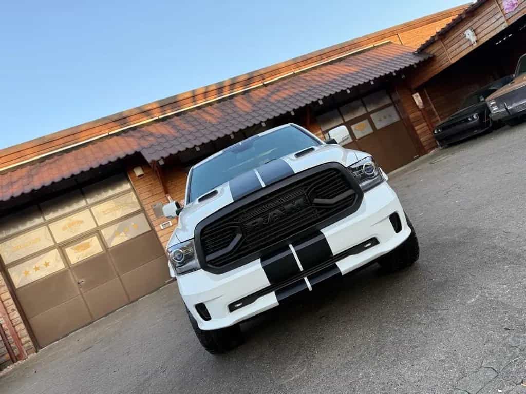 Dodge RAM V8*4X4*SPORT*AHK*OFFROAD*LIFT*GARANTIE*SERVICE 12/2021-photo-9