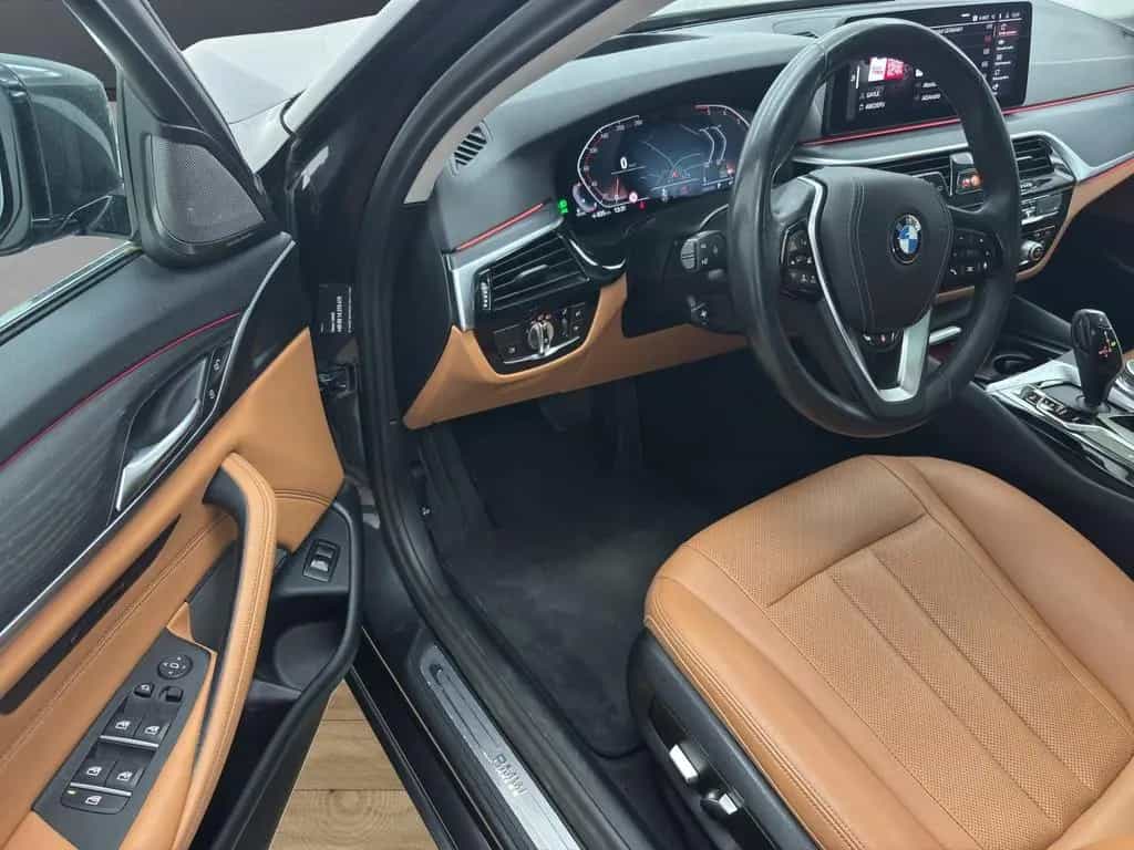 BMW 5 Series 520d xDrive Touring [Laser, DA Prof., AHK, Pano] 02/2023-photo-1