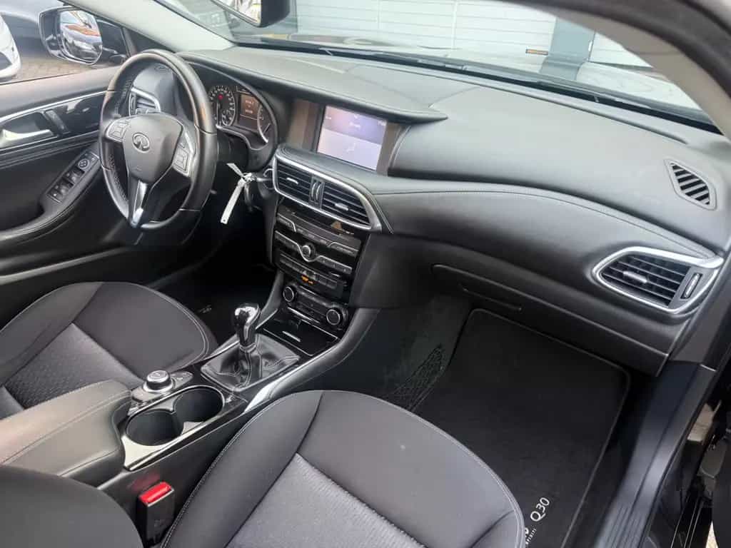 Infiniti Q30 1.5 d*NUR 60TKM**** 07/2017-photo-10