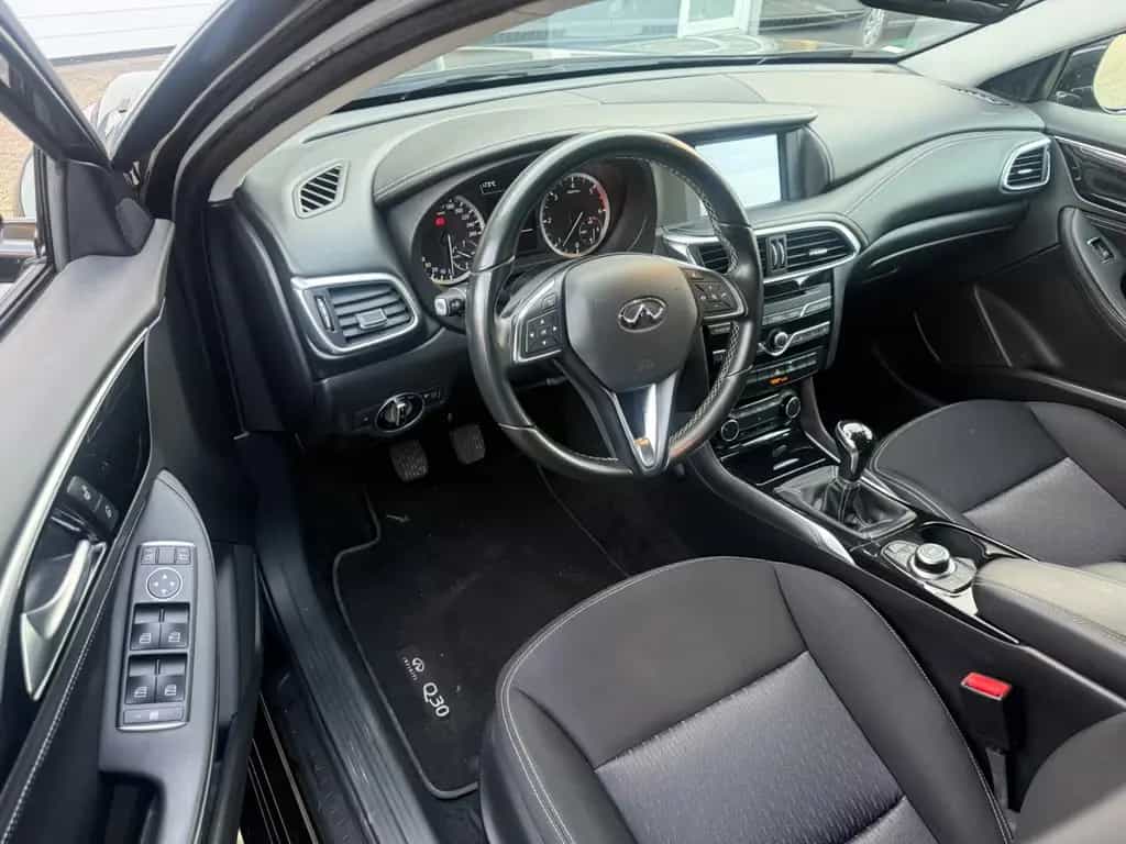 Infiniti Q30 1.5 d*NUR 60TKM**** 07/2017-photo-8