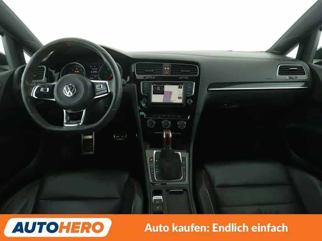 Volkswagen Golf 04/2016-photo-11