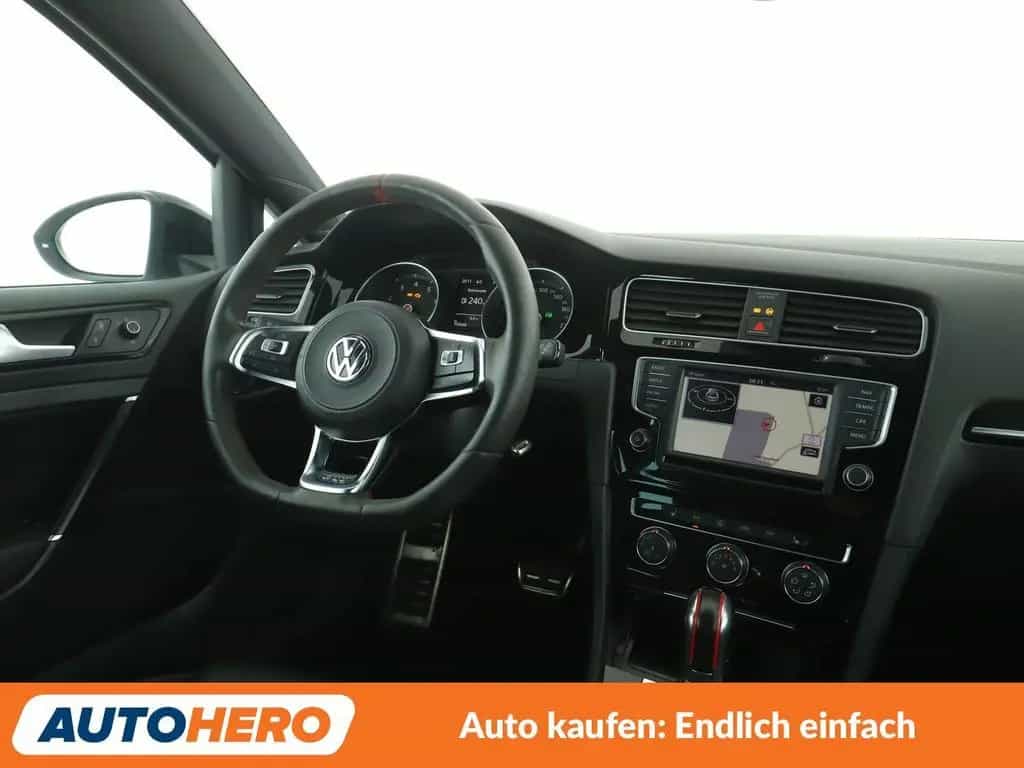 Volkswagen Golf 04/2016-photo-12