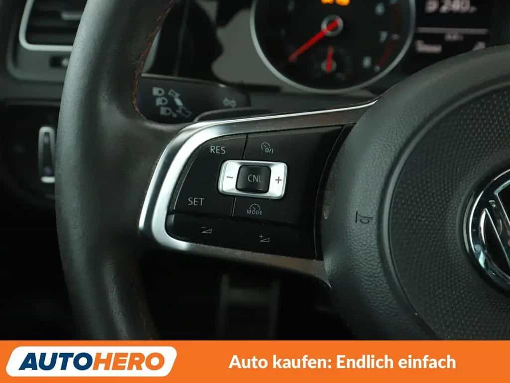 Volkswagen Golf 04/2016-photo-25