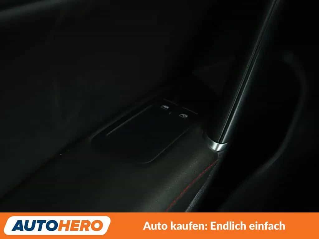 Volkswagen Golf 04/2016-photo-27
