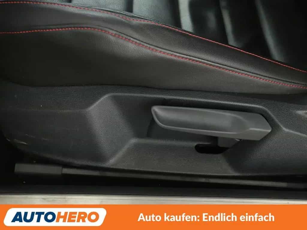 Volkswagen Golf 04/2016-photo-28