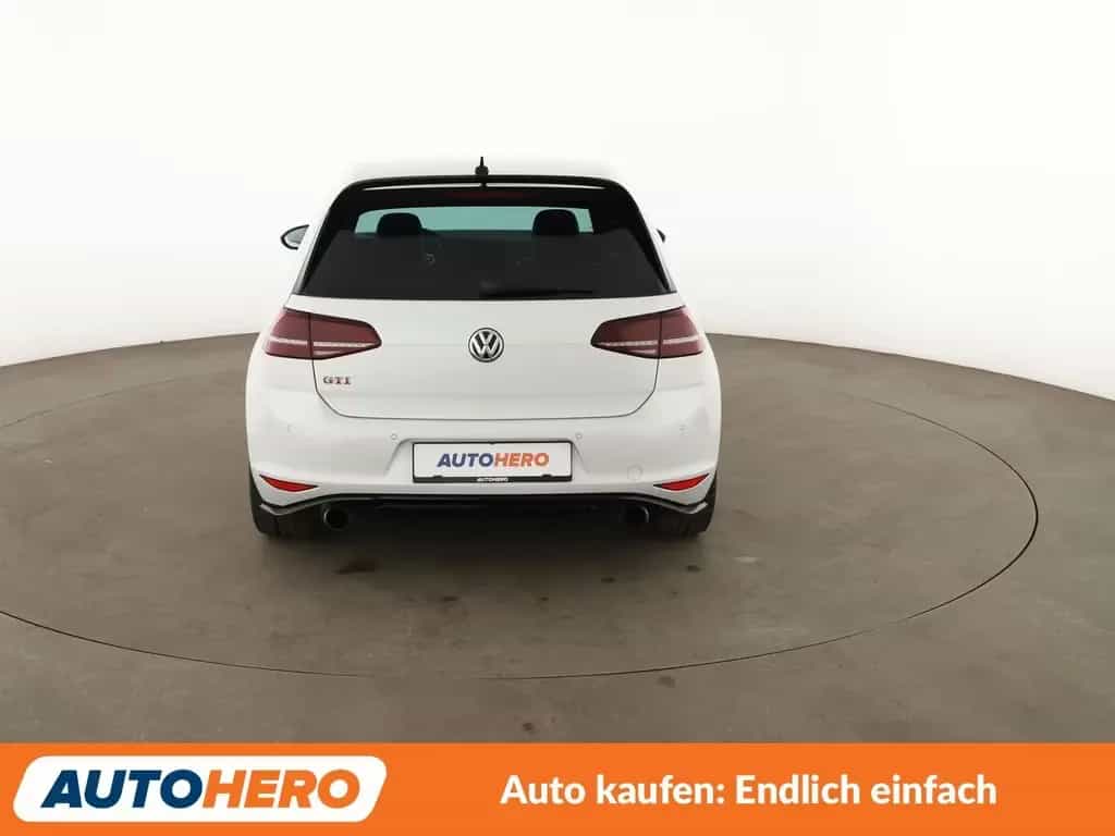 Volkswagen Golf 04/2016-photo-4
