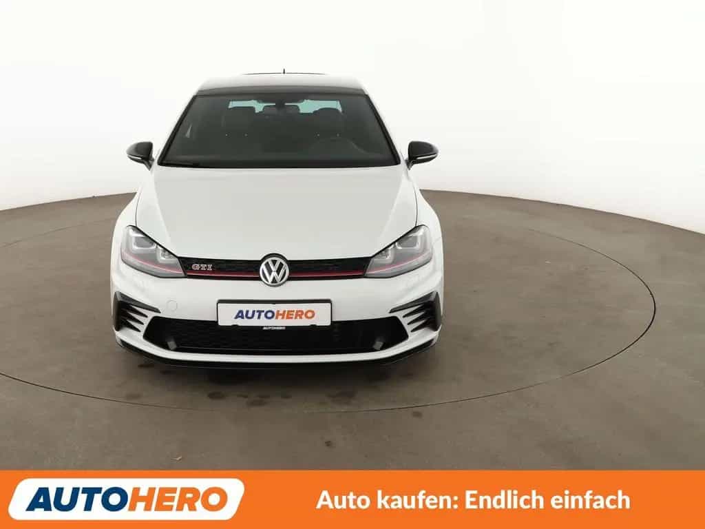 Volkswagen Golf 04/2016-photo-8