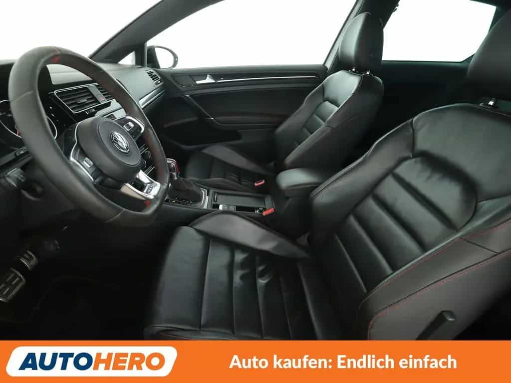 Volkswagen Golf 04/2016-photo-9