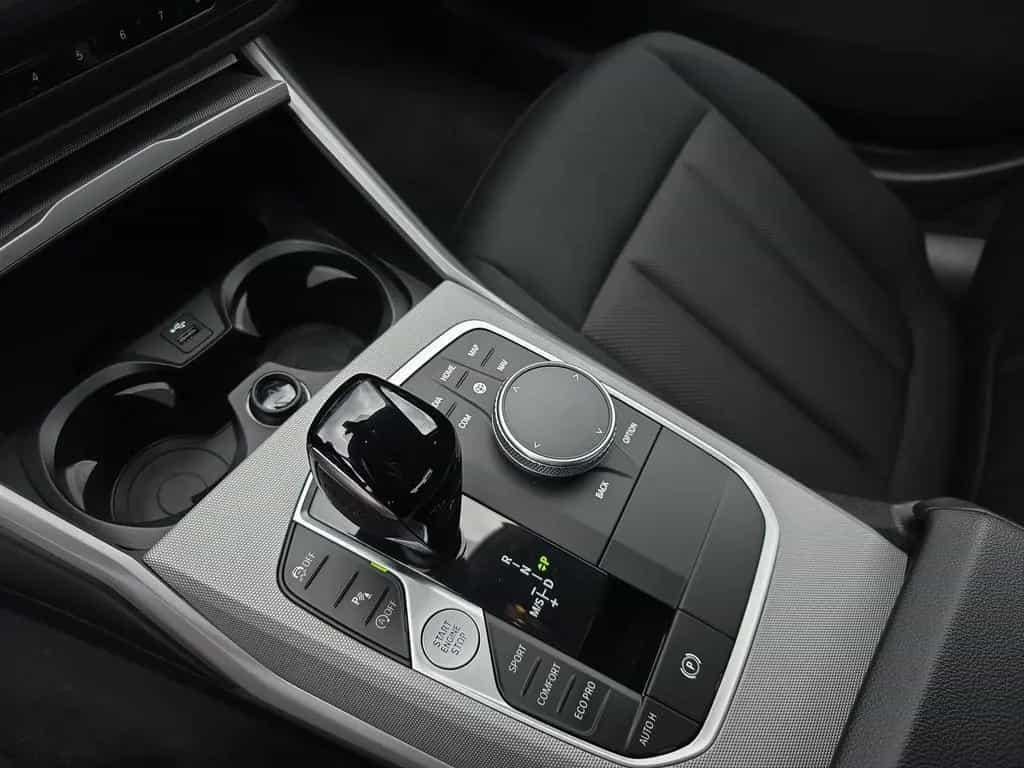 BMW 320 i Limousine Advantage Head-Up DAB WLAN Shz 08/2021-photo-13