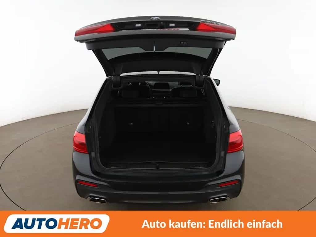 BMW 5 Series 520d M Sport Aut.*NAVI*LED*ACC*HUD*AHK*360° 03/2020-photo-16