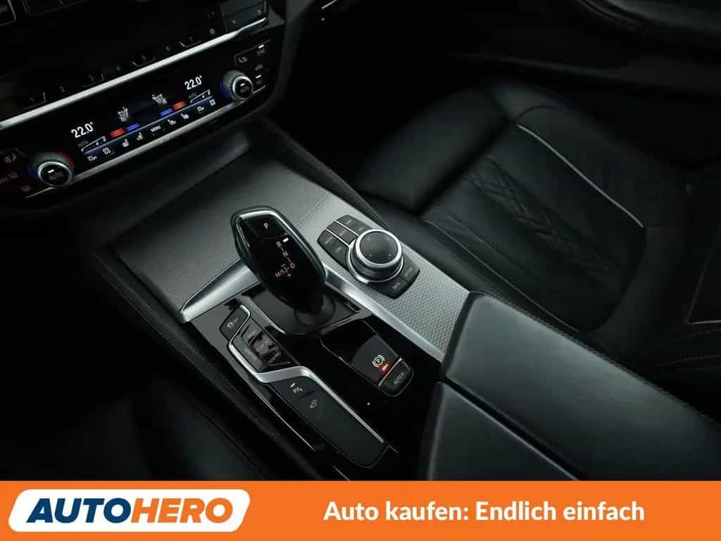 BMW 5 Series 520d M Sport Aut.*NAVI*LED*ACC*HUD*AHK*360° 03/2020-photo-25