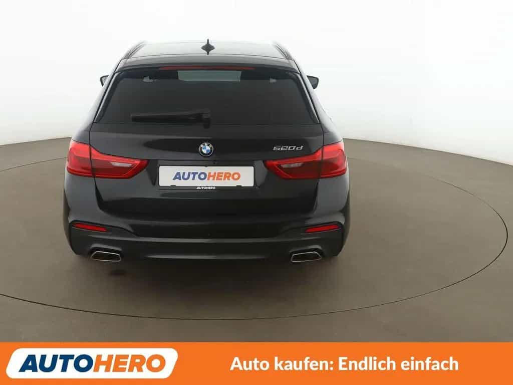 BMW 5 Series 520d M Sport Aut.*NAVI*LED*ACC*HUD*AHK*360° 03/2020-photo-4