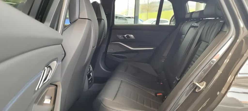 ALPINA D3 S Allrad Touring 20 Zoll AHK HiFi h/k Pano null-photo-10