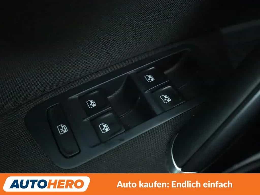 Volkswagen Golf VII 1.0 TSI Sound Aut.*CARPLAY*PDC*SHZ*ACC* 10/2017-photo-29