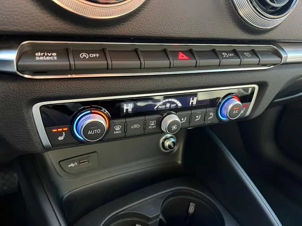 Audi A3 Sportback 35 TFSI sport-GARANTIE-FINANZIERUNG 12/2018-photo-19