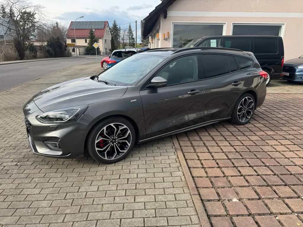 Ford Focus Turnier ST-Line 07/2019-photo-0