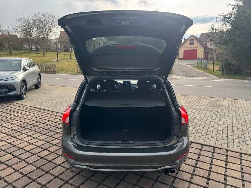 Ford Focus Turnier ST-Line 07/2019-photo-10