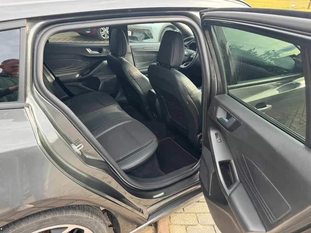 Ford Focus Turnier ST-Line 07/2019-photo-12