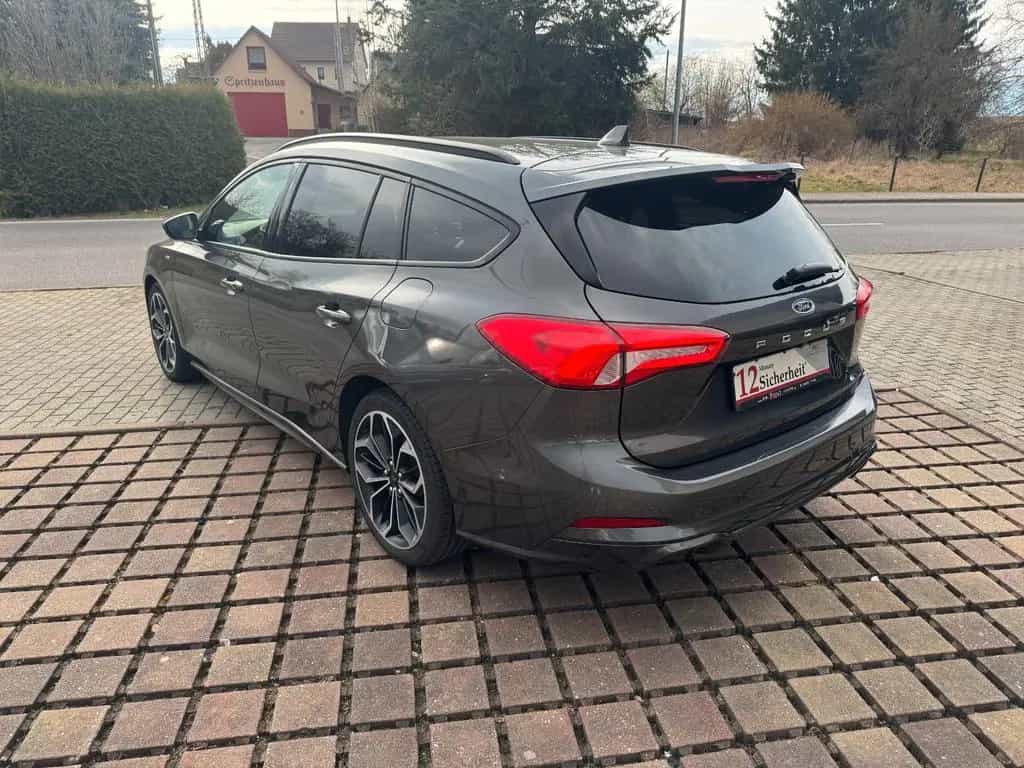 Ford Focus Turnier ST-Line 07/2019-photo-2