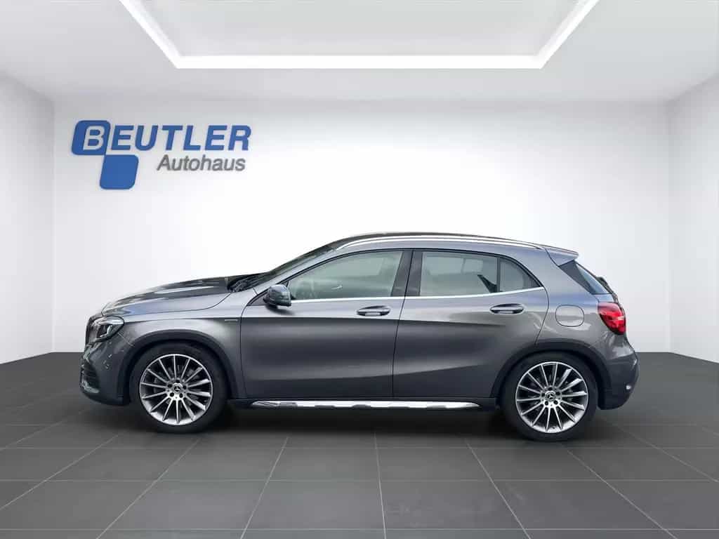 Mercedes-Benz GLA 250 19" Urban 4Matic AHK Kamera Navi 11/2018-photo-1