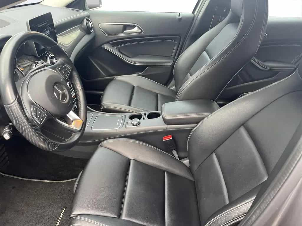 Mercedes-Benz GLA 250 19" Urban 4Matic AHK Kamera Navi 11/2018-photo-12