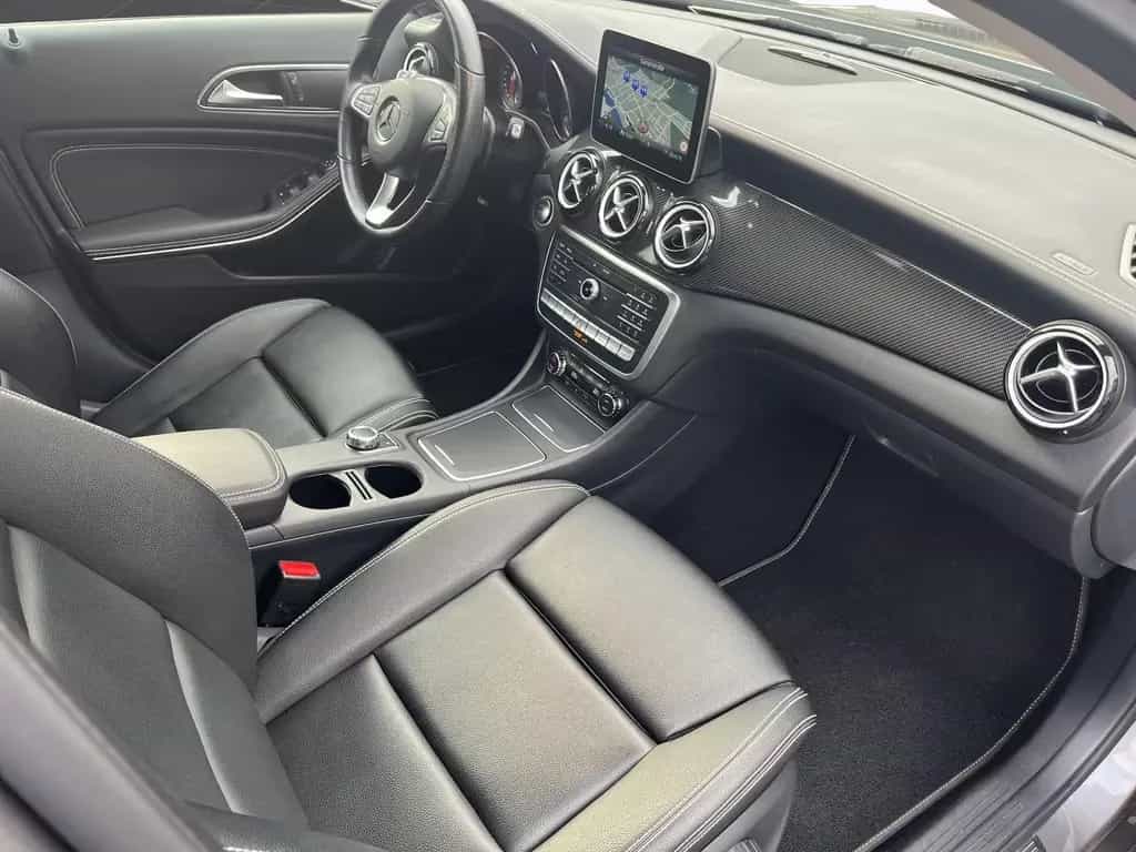 Mercedes-Benz GLA 250 19" Urban 4Matic AHK Kamera Navi 11/2018-photo-17