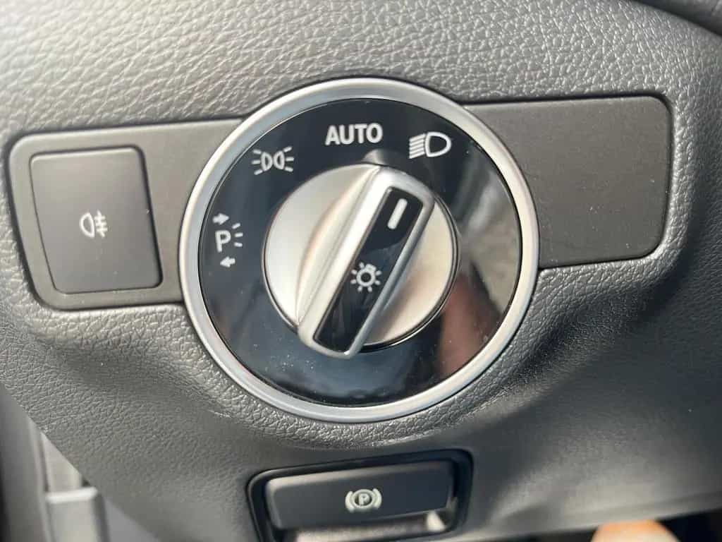 Mercedes-Benz GLA 250 19" Urban 4Matic AHK Kamera Navi 11/2018-photo-21