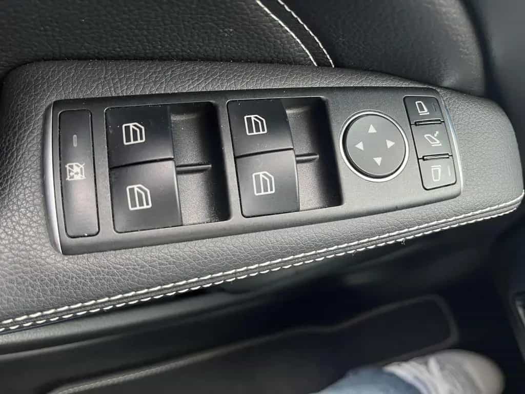 Mercedes-Benz GLA 250 19" Urban 4Matic AHK Kamera Navi 11/2018-photo-22