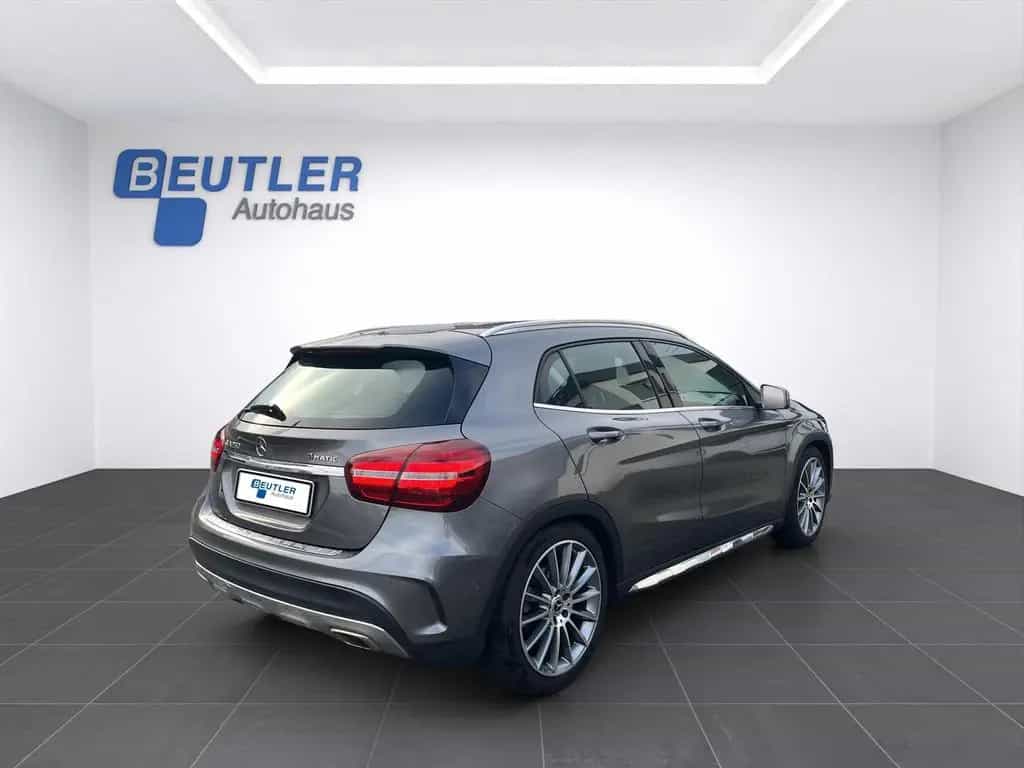 Mercedes-Benz GLA 250 19" Urban 4Matic AHK Kamera Navi 11/2018-photo-5