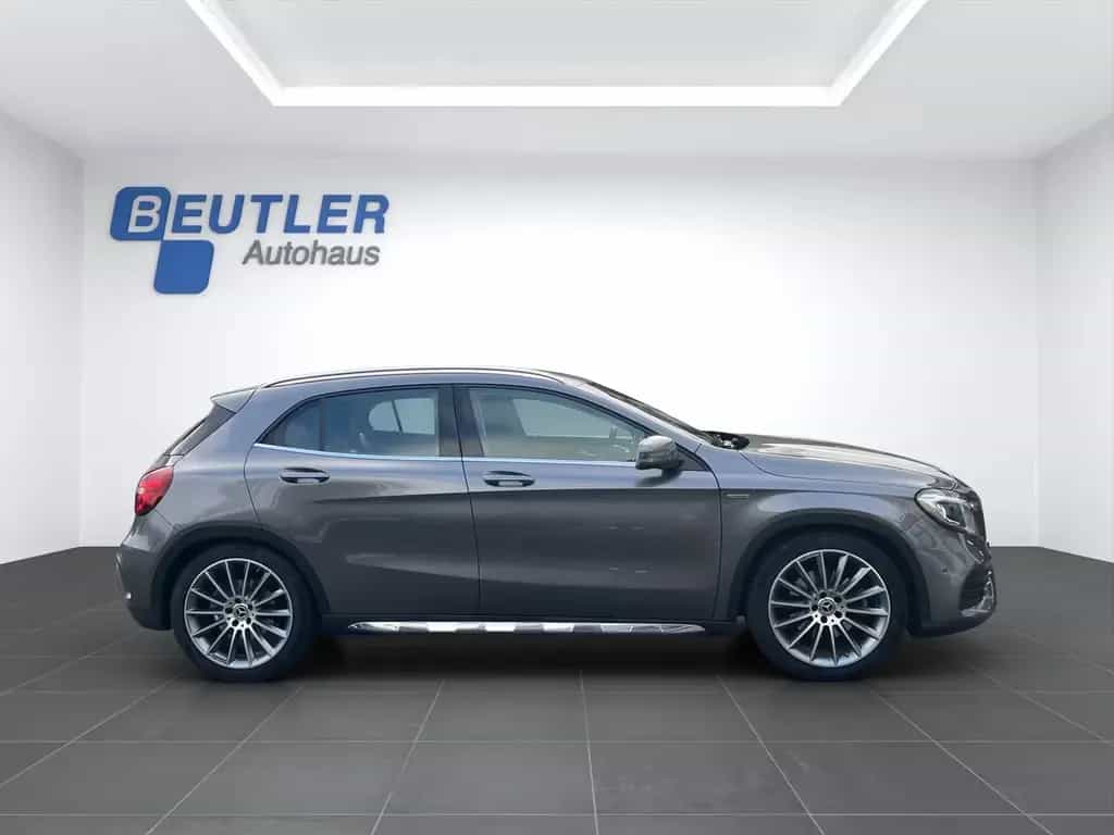 Mercedes-Benz GLA 250 19" Urban 4Matic AHK Kamera Navi 11/2018-photo-6