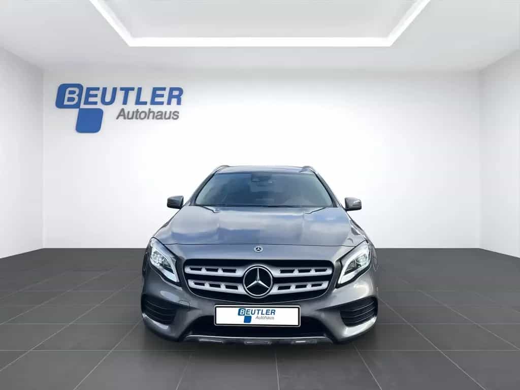Mercedes-Benz GLA 250 19" Urban 4Matic AHK Kamera Navi 11/2018-photo-8