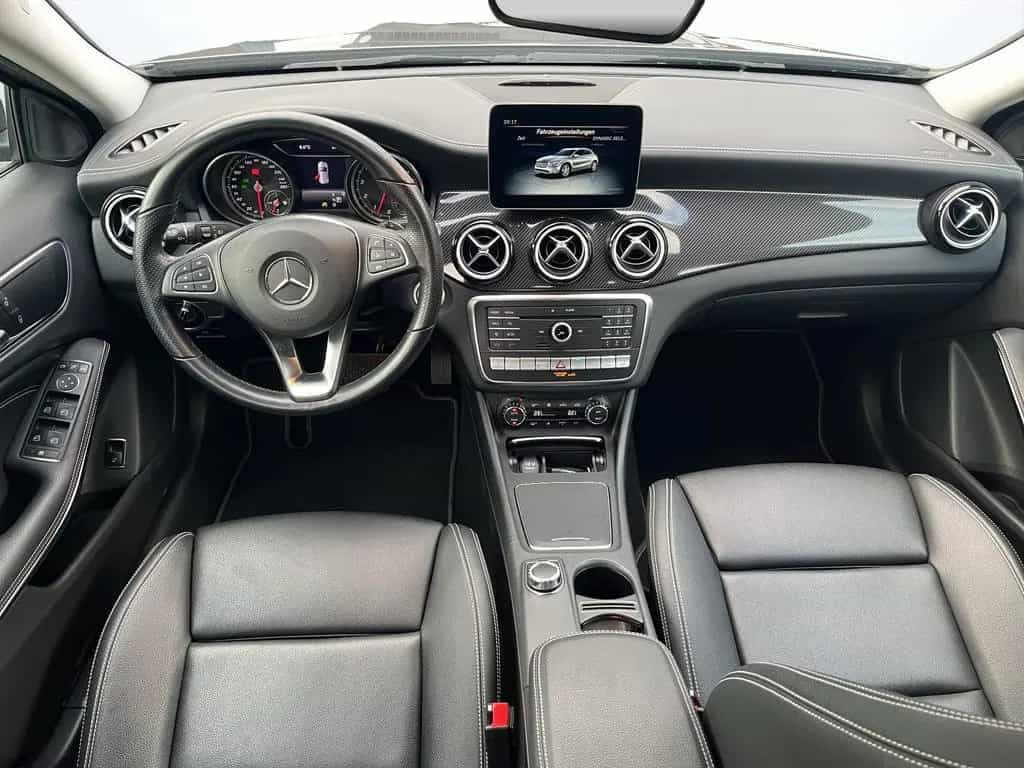 Mercedes-Benz GLA 250 19" Urban 4Matic AHK Kamera Navi 11/2018-photo-9