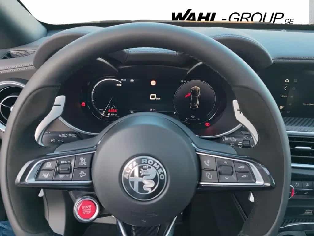 Alfa Romeo Stelvio Quadrifoglio Q4 null-photo-13