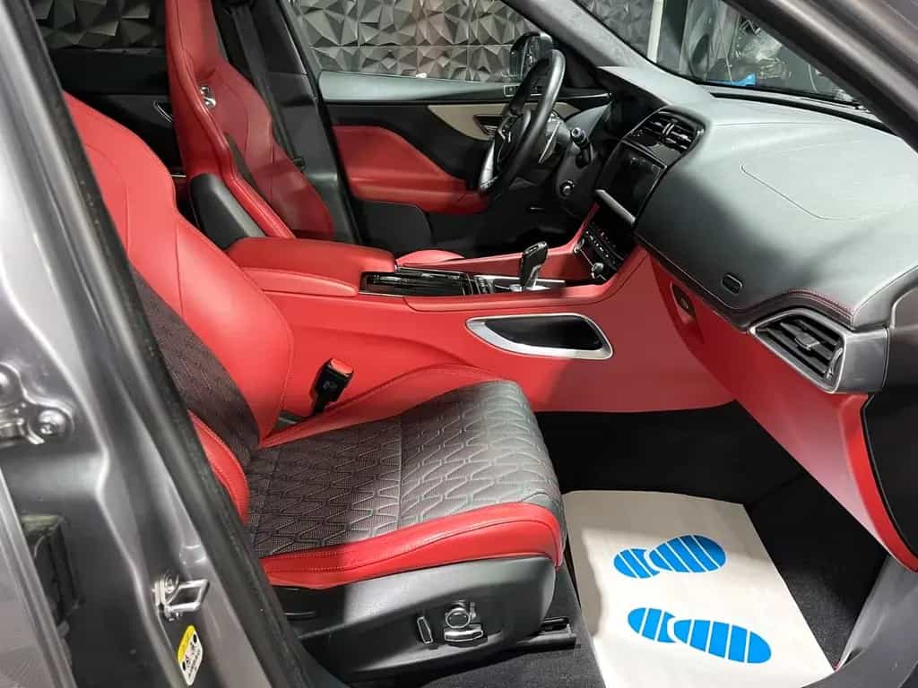 Jaguar F-Pace F-PACE SVR AWD, LED, AHK, 22 Zoll 08/2019-photo-11