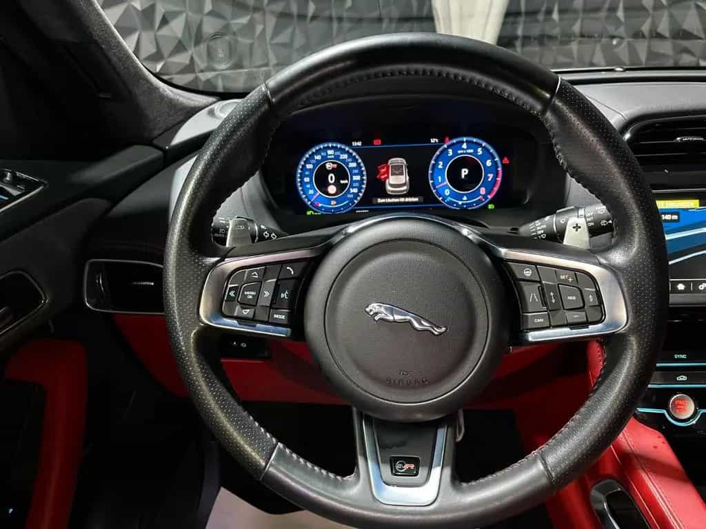 Jaguar F-Pace F-PACE SVR AWD, LED, AHK, 22 Zoll 08/2019-photo-18