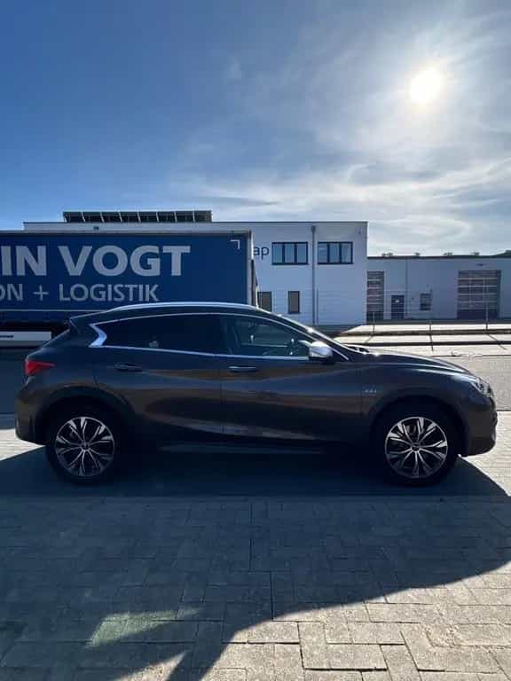 Infiniti QX30 *HU/AU NEU*Klimaautomatik*SHZ 07/2016-photo-3