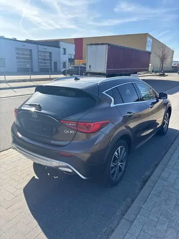 Infiniti QX30 *HU/AU NEU*Klimaautomatik*SHZ 07/2016-photo-4