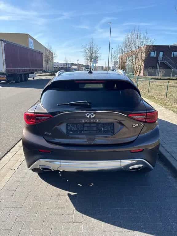 Infiniti QX30 *HU/AU NEU*Klimaautomatik*SHZ 07/2016-photo-5