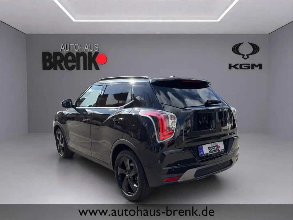 KGM Tivoli Nomad+ 1.5 2WD *LED/SHZ/RFK/App/PDC* null-photo-3