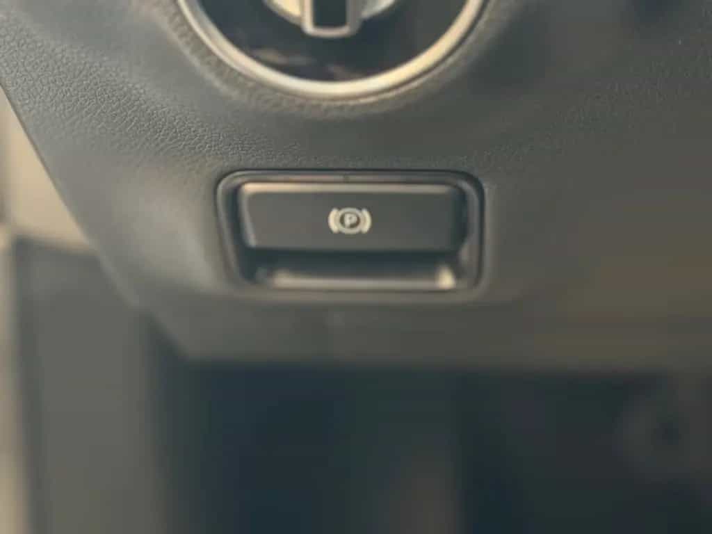Mercedes-Benz GLA 200 AMG Nightfall P-SHD Rü-Ka LED TWA 12/2019-photo-14